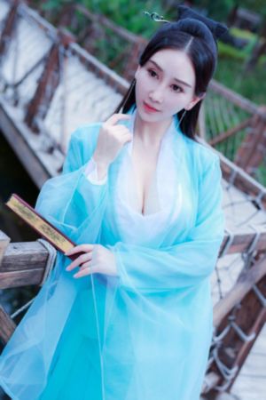 夜玩亲女裸睡的小妍第一部分_剧情片在线手机播放